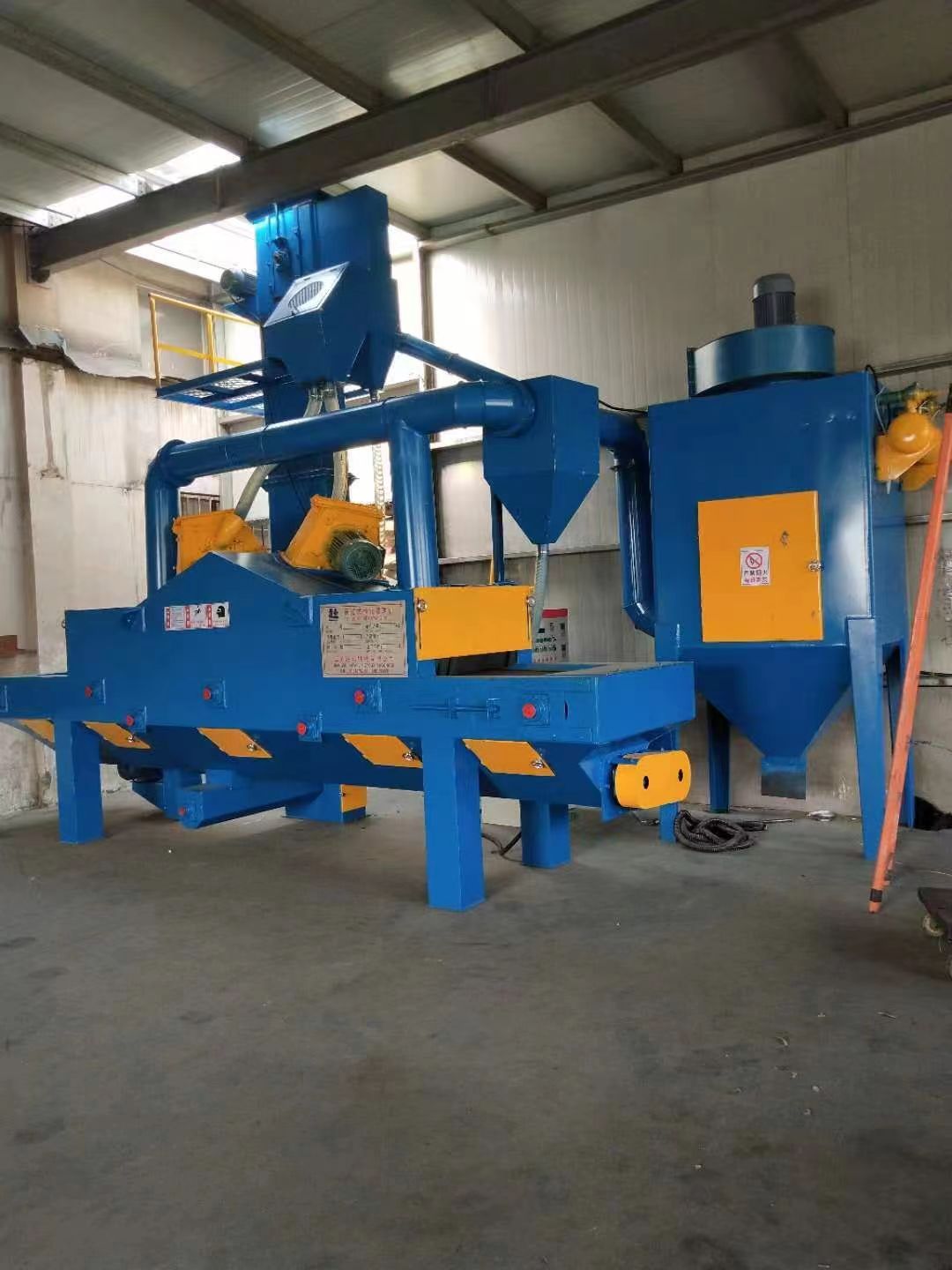 履帶通過(guò)式拋丸機(jī)